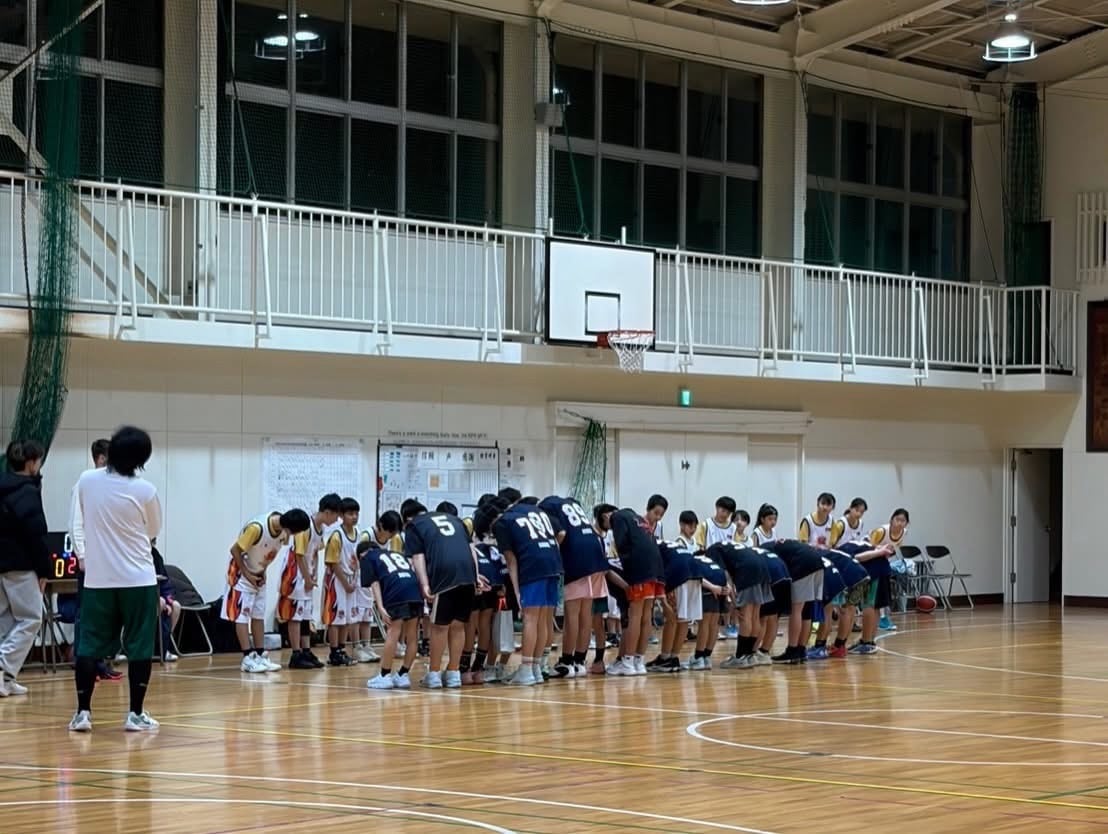 Dream Star players bowing together at the end of practice
